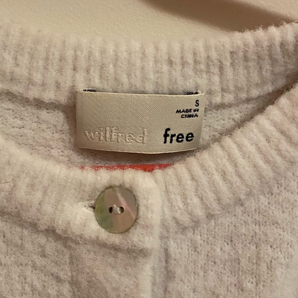 Aritzia Wilfred Free cropped button up crème sweater. - Picture 2 of 3